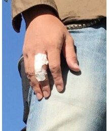 指のテーピングカットしてたらまさかの逆の手の指切るっていうね | その他