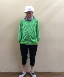 ライトグリーンのパーカーでぇーす！(パーカー)