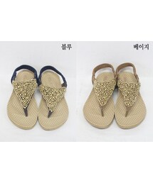 ビーズたっぷりのサンダル(サンダル)
