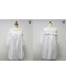 ボートネックパンチングフリルブラウス(シャツ/ブラウス)