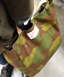 BAG'n'NOUN | BAG'n'NOUN 新作 ツールバッグ カモ♬

早速、買いに行って来ました＼(^o^)／(トートバッグ)
