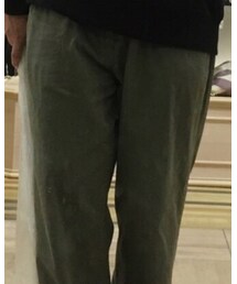 . | チノパンツ