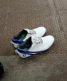 オニュウ | スニーカー