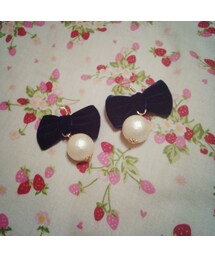 ベロアリボンとパールのピアス(ピアス（両耳用）)