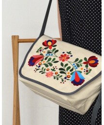 doublequotes | www.double-quotes.co.kr(メッセンジャーバッグ)