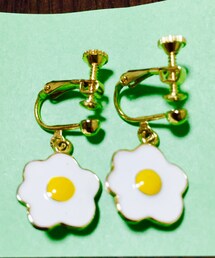 不明 | お花？たまご？(イヤリング)