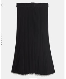 ZARA | ベルト付きプリーツスカート ¥7,990(スカート)