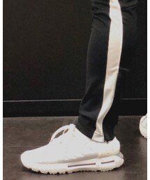 UNDER ARMOUR | スニーカー