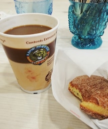 アツアツのマラサダとライオンコーヒー(その他)