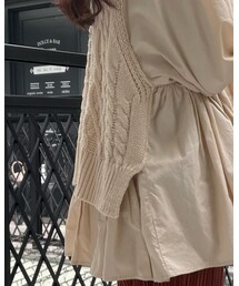 isn't she? | シャツ/ブラウス