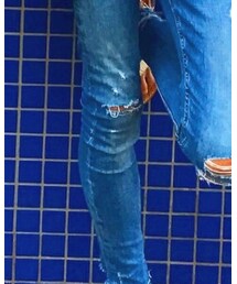 ZARA | zaraのレディースになります。ストレッチ素材で履き心地が良く、窮屈感もないのでオススメです。(デニムパンツ)