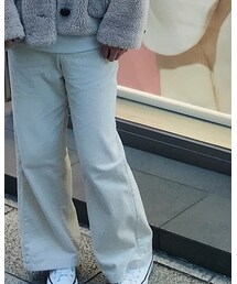 GU | 後ろの中条あやみちゃんと同じコーデのコーデュロイワイドパンツ(パンツ)