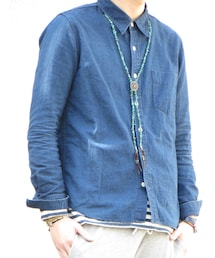 袖捲くりして、”春らしさ”と”こなれ感”をプラス。(その他)