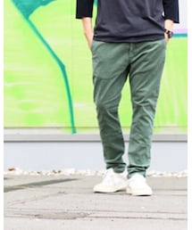 REMI RELIEF | チノパンツ