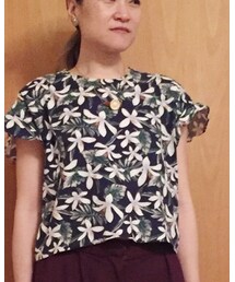 UNKNOWN. | トップス