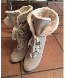 その他 | ライトグレーにボア付きのブーツは底を貼り直して履いてるお気に入りだけど、そろそろ寿命かな😢(ブーツ)