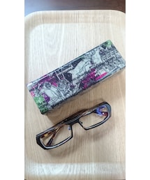 LESS THAN HUMAN | ファッション雑貨