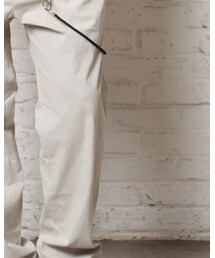 initial | チノパンツ