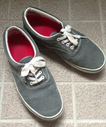 VANS | スゴく欲しかった靴でしたが、レディースサイズは売ってないみたいです😭
25.5に靴底をいれて履いてます♡(スニーカー)