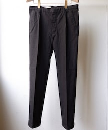 Honor gathering | mix cotton serge back peach finish tuck pants(スラックス)