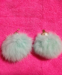 claire's | ファーポンポンピアス(ピアス（両耳用）)