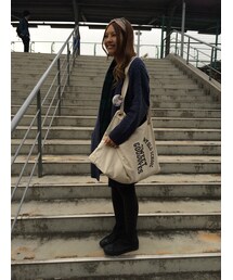 バッグとニット(ショルダーバッグ)