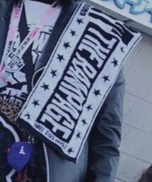 騒ぎすぎて今ではボロボロのタオル | スポーツグッズ