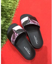 MARCELO BURLON | 憧れのブランド #マルセロブロン サンダルの羽 がピンク色は珍しい！(サンダル)