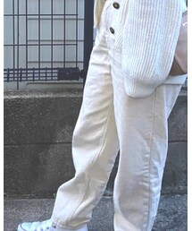 node. | デニムパンツ