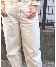 node. | デニムパンツ