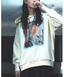 initial | パーカー