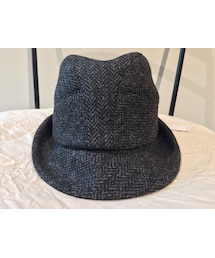 KAREN HENRIKSEN | Karen Henriksen "Denham" Black herringbone Shetland wool 100%  Made in England (ハンチング/ベレー帽)