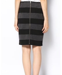 うしろ！ | 上から下までジップ😳(スカート)