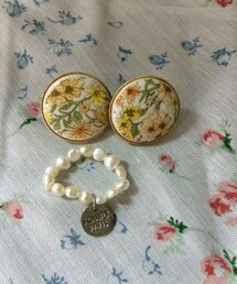 イヤリング    ブランド不明(母のおさがり)
リング           ブランド不明(イヤリング)