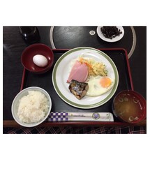 ホテルの朝食 | トップス