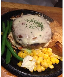 ヒッコリーのチーズハンバーグ‼️ | トップス