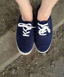 スニーカー
(スニーカー)