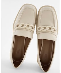 ZARA | チェーンビット付きスクエアトゥ仕様リアルレザーローファー(ローファー)