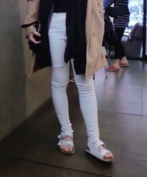 小梨花 | 高腰破壞米白牛仔褲(デニムパンツ)