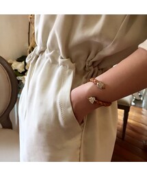 tangers | Crystals Embedded Arrowhead Weave Cuff (Camel)(バングル/リストバンド)