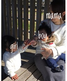 親子コーデ☺︎ | girlとmamaはアーノルドパーマーの白トップス×グレースカートでコーデ☺︎boyは白トップスをみんなでコーデ☺︎(その他)