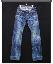 DeeTA | ジェームス:タイトブーツカット Dee Dee Ramone (RAMONES)が敬愛した Iggy Pop (本名 James Newell Osterg,Jr.)をイメージ。 程よいフレアー感のオールラウンダー。  DeeTAのシルエットとスカルジーンズのVINTAGEディテールが融合。DENIM、ボタン、リベット(2度打ち)、革パッチ、ピスネームはスカルジーンズオリジナル。(デニムパンツ)