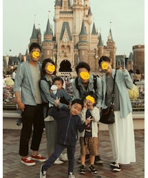 大人たち打ち合わせなしで全員デニシャツ笑 | その他