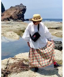 🐸岩の前で靴下を見せたかった🧦 | 🐸に見える？(その他)