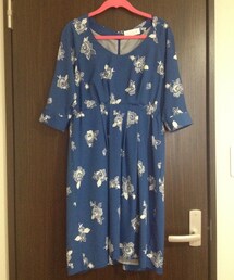 URBAN RESEARCH ROSSO WOMEN | 花柄ブルーワンピース(ワンピース)