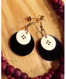 ボタンピアス | アクセサリー