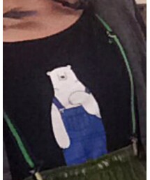 シロクマT | 390円のオーバーオールを着たシロクマ(Tシャツ/カットソー)