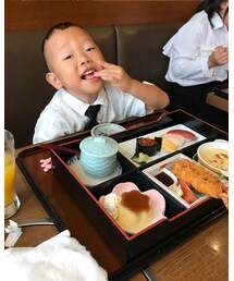 📷ユマ | いくらを一粒づつ食べてる面白顔🤣💓(福袋/福箱)