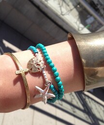 NO | プレゼントの太いゴールドバングル(バングル/リストバンド)