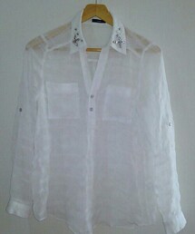 rakuten | 襟の開き過ぎな所がちょっと…でも、キラキラビジューと透け感は好き♡(シャツ/ブラウス)